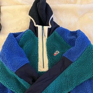 Men’s Nike Sherpa Size Large